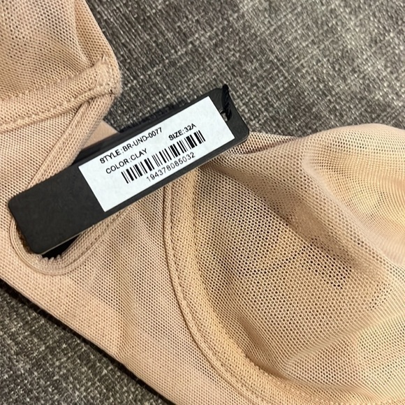Skims Sheer Underwire Bra - Picture 8 of 8